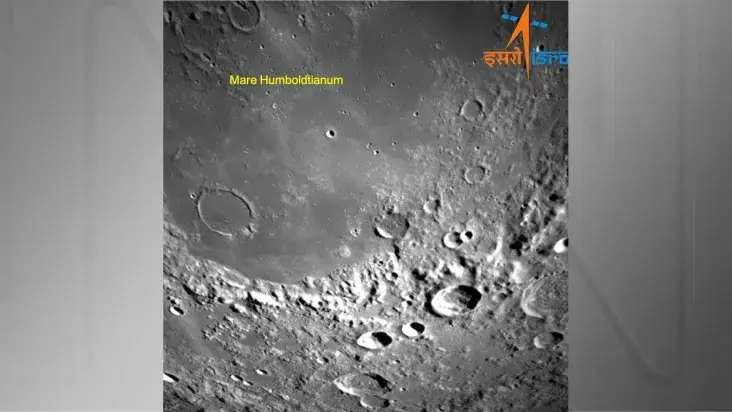Lado oculto da Lua, conforme a imagem da câmera de detecção e prevenção de perigos do Chandrayaan-3